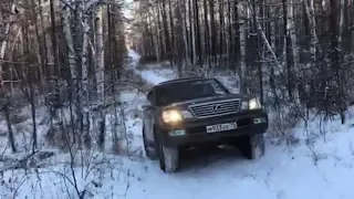 Дорога на Крест (Lexus LX 470 и Toyota Surf)