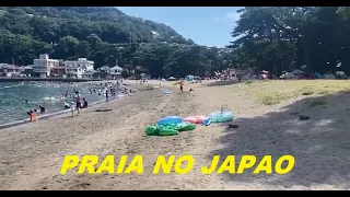 UM DIA DE PRAIA NO JAPAO.