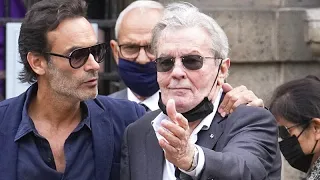 Los hijos del actor francés Alain Delon denuncian a su compañera por "acoso moral"