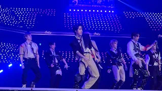 Stray Kids - LaLaLaLa + Megaverse (SBS Gayo Daejeon 25.12.2023 fancam)