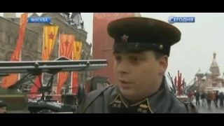Марш в честь легендарного парада 1941 года прошел на заснеженной Красной площади