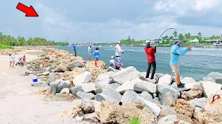 Everyone Travels Here for This! *Crazy Rock Fishing*