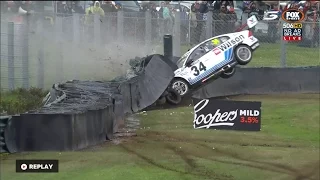 SANDOWN 500 2016 - START AND JAMES GOLDING CRASH