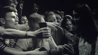 Lana Del Rey meeting fans (Live in Antwerp, Belgium -  LA to the Moon Tour) HD