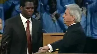 Benny Hinn - Glory of God Falls on Uganda (2)