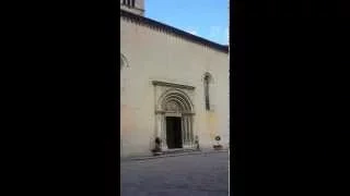 Visso:La piazza della Collegiata