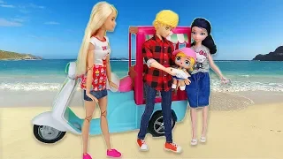 Miraculous Ladybug Doll Family LOL Surprise Baby at the Beach, La Famille Miraculous à la plage