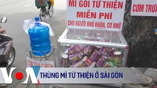 Thùng mì từ thiện ở Sài Gòn | VOA Tiếng Việt