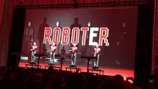 Kraftwerk live Dresden 3.2.2018 die Roboter