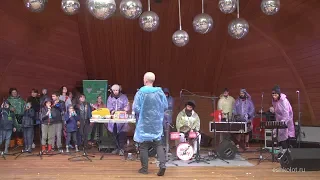 Igor Krutogolov's Toy Orchestra plays live "A Little God In My Hands" by SWANS