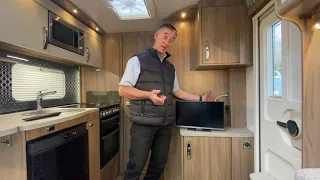 TV set up demonstration Swift Fairway Platinum 2021