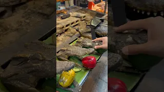 Бедный крокодил 🥹 #животные #reptilesoftiktok #игуана #крокодил #тайланд