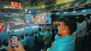 Гимн Казахстана в Узбекистане на ЧМ по боксу в исполнении казахских болельщиков! До мурашек!