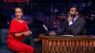 Natalia Oreiro con Ivan Urgant hablando sobre Armenia - Вечерний Ургант (Выпуск 22.03.2019)