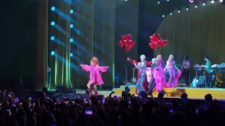 @ClaraLuciani - C’est L’amour (I Feel Love) - Accor Arena 31/1/2023 with Drag Race zfrance queens