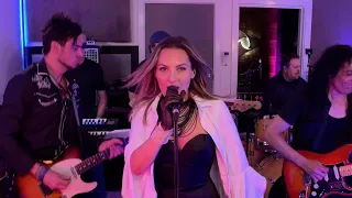 'Man I Feel Like a Woman' (Shania Twain) by Sing it Live