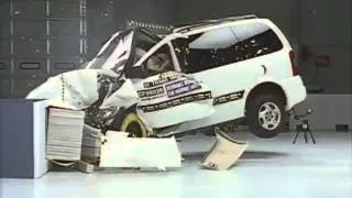 1997 Pontiac Trans Sport moderate overlap test