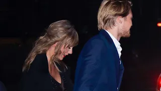 Taylor Swift & Joe Alwyn first public event together (The Favorite Premiere)