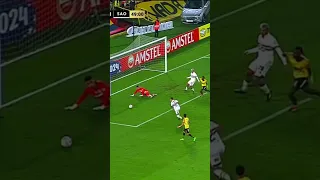 Rafael salvando São Paulo  x Barcelona Equador...libertadores 2024 !!!