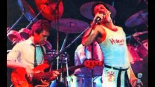 16. Flash/The Hero (Queen-Live In Buenos Aires: 3/1/1981)