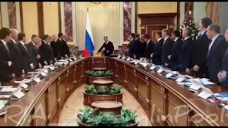 Медведев начал заседание правительства фразой «Елочка не горит»
