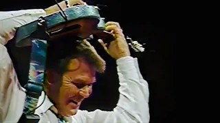 Glen Campbell plays William Tell Overture Live- with guitar behind his head!