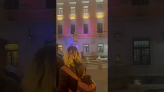 A man fell from a fountain and broke it (and probably his leg) 09.09.23