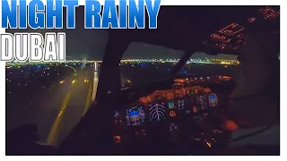 Boeing 737 night landing in Dubai