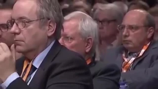 Aber Angela Merkel denkt nicht Rede von Angela Merkel