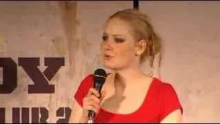 Sanne Søndergaard stand-up om brandmænd