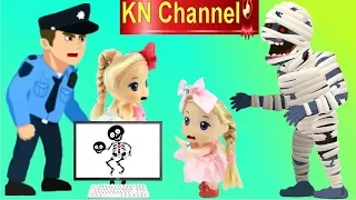 Đồ chơi trẻ em QUÀ TẶNG HALLOWEEN BẤT NGỜ VÀ SỰ CỐ THANG CUỐN CỦA BÚP BÊ KN Channel