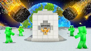 Building The BEST BASE To Survive In SPACE! (Minecraft)