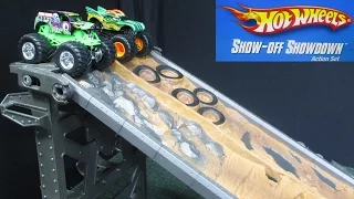 Hot Wheels Monster Jam Show-Off Showdown Action Set 2-Lane Downhill Racing