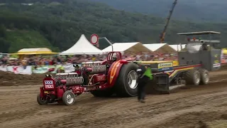 TRACTOR PULLING