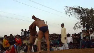 SINTU GUJJAR PAHLWAN  VS A HEAVY WRESTLER