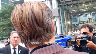 Chris Pine signs autographs for TopPix