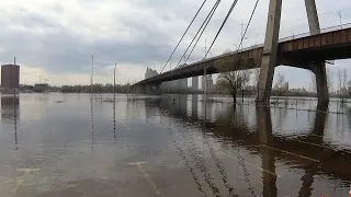 Большая вода уходит. Киев, 2023. Как было, а как стало. Днепр. Южный и Сверный мост. Десна, КВХ.