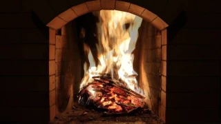 Crackling brûlure de cheminée avec la tempête de neige à l'extérieur | Sons d'arrière-plan relaxants