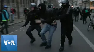 Scuffles Between Riot Police, Protesters in Paris