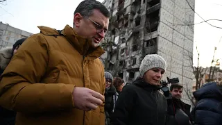 Live: German FM Annalena Baerbock pays surprise visit to Kharkiv in east Ukraine • FRANCE 24