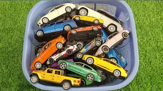 Box full off model cars,Jeep Gladiator,maserati Ghibli,Maybach GLS600,Porsche taycan,Lexus Ls500h