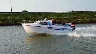 Ryds 535 FC with Suzuki DF90 outboard.  70km/hour