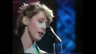 SUZANNE VEGA-SMALL BLUE THING-OGWT-BBC 2-1985