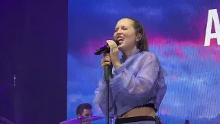 ALICE MERTON - Keeps Me Awake live in Kiel