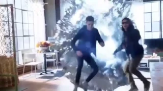 Supergirl Meets the Flash and Cisco -   Crossover Part 1 (Invasion / Medusa)