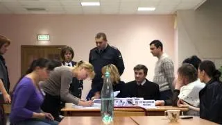 Председатель УИК1051 делает замечание наблюдателю