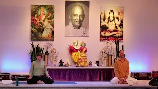 Yogastunde "Mittelstufe Exakt" mit Ravi und Bhakti - Yoga Vidya Live, 29.04.2023, 09:15 Uhr