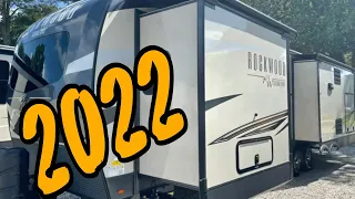 NEW 2022 Forest River Rockwood Signature 8337RL Travel Trailer Dodd RV Island Solar King Size Bed