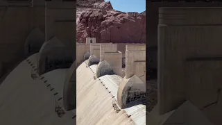 HOOVER DAM LOW WATER REVEALS MASSIVE HOLE IN GROUND