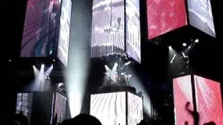 MUSE - Intro & Uprising (Live @ Helsinki, Finland 22.10.09)